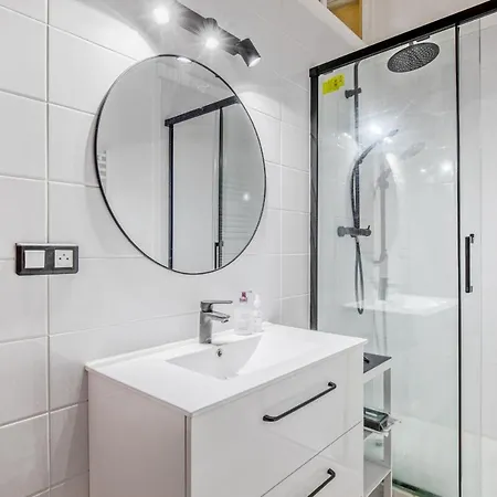 Splendid With A Terrasse And A Garden - - Welkeys * Avignon